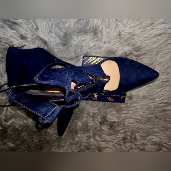 Gorgeous Dark blue Shoe Dazzle Women's Classic Booties Heels - Picture 3 of 4